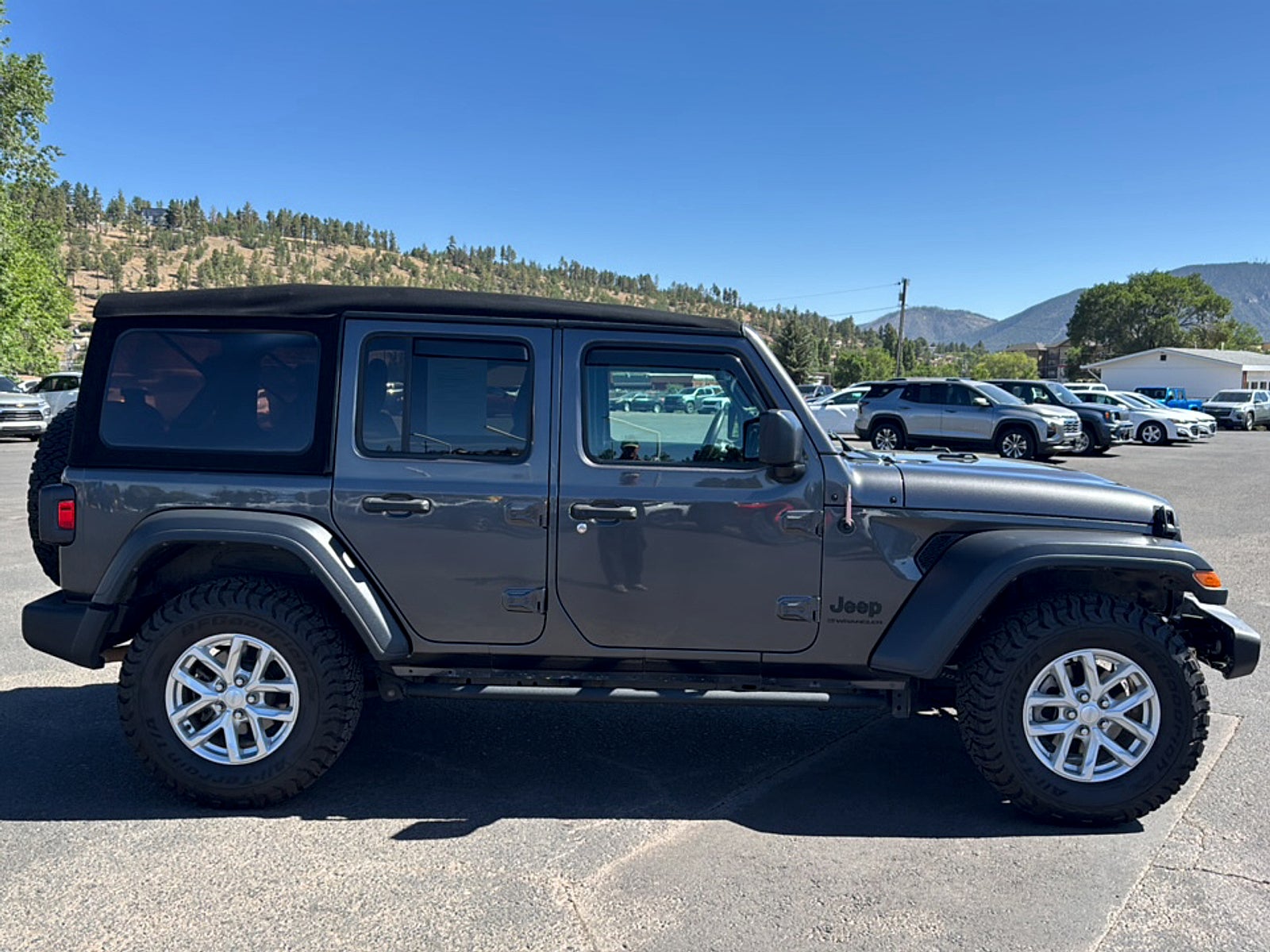 2023 Jeep Wrangler Base