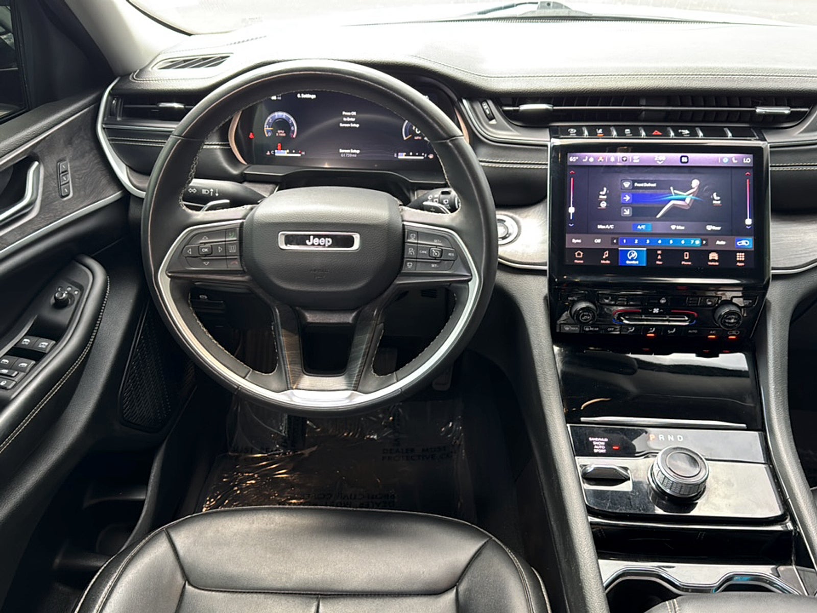 2023 Jeep Grand Cherokee Base