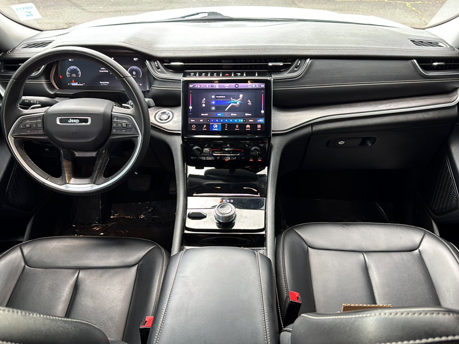 2023 Jeep Grand Cherokee Base