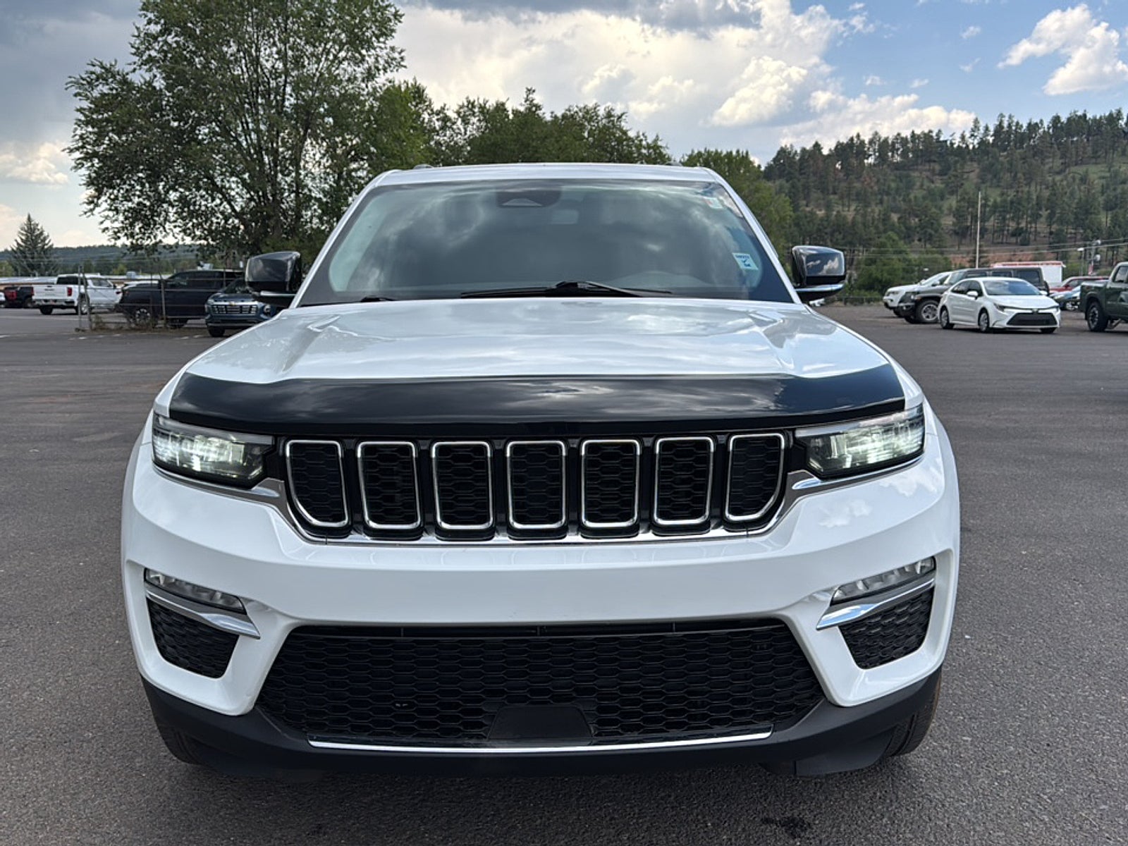 2023 Jeep Grand Cherokee Base