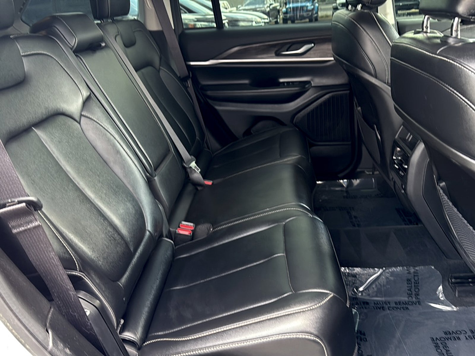 2023 Jeep Grand Cherokee Base