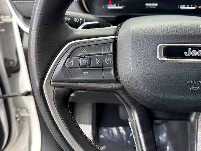 2023 Jeep Grand Cherokee Base