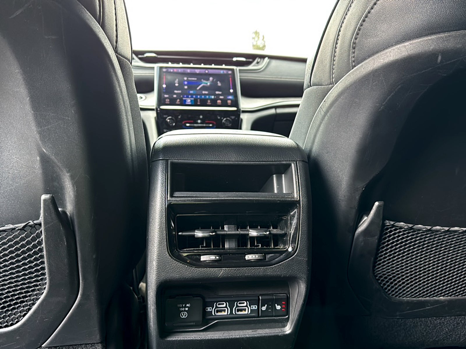 2023 Jeep Grand Cherokee Base