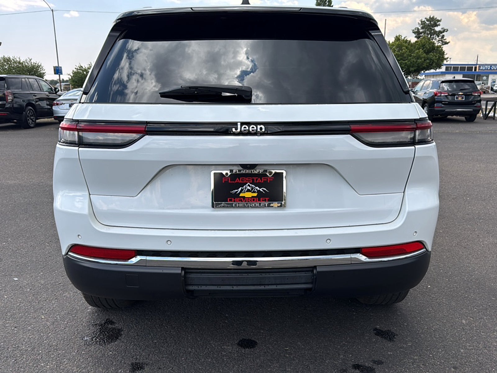 2023 Jeep Grand Cherokee Base