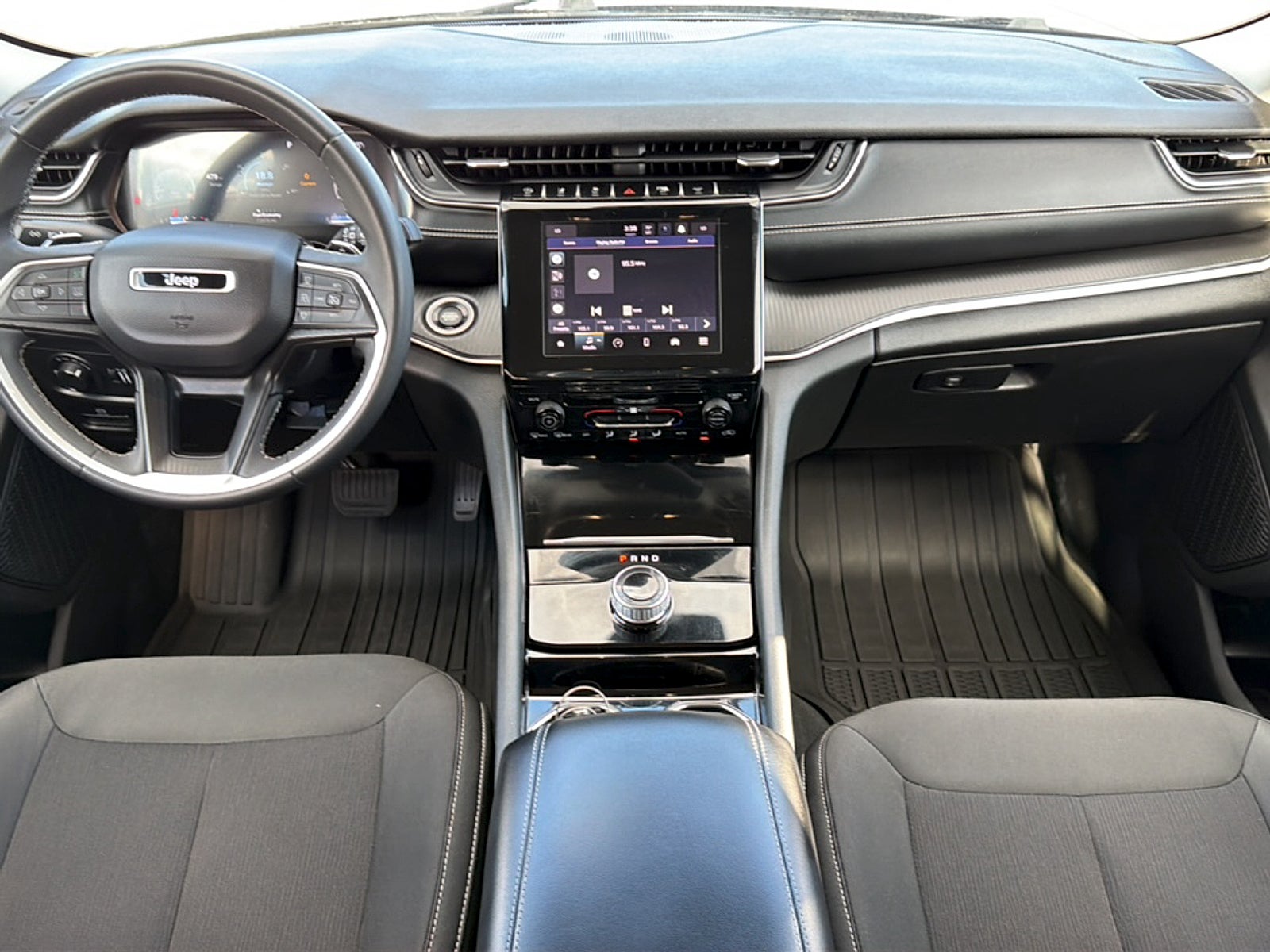 2023 Jeep Grand Cherokee L Base