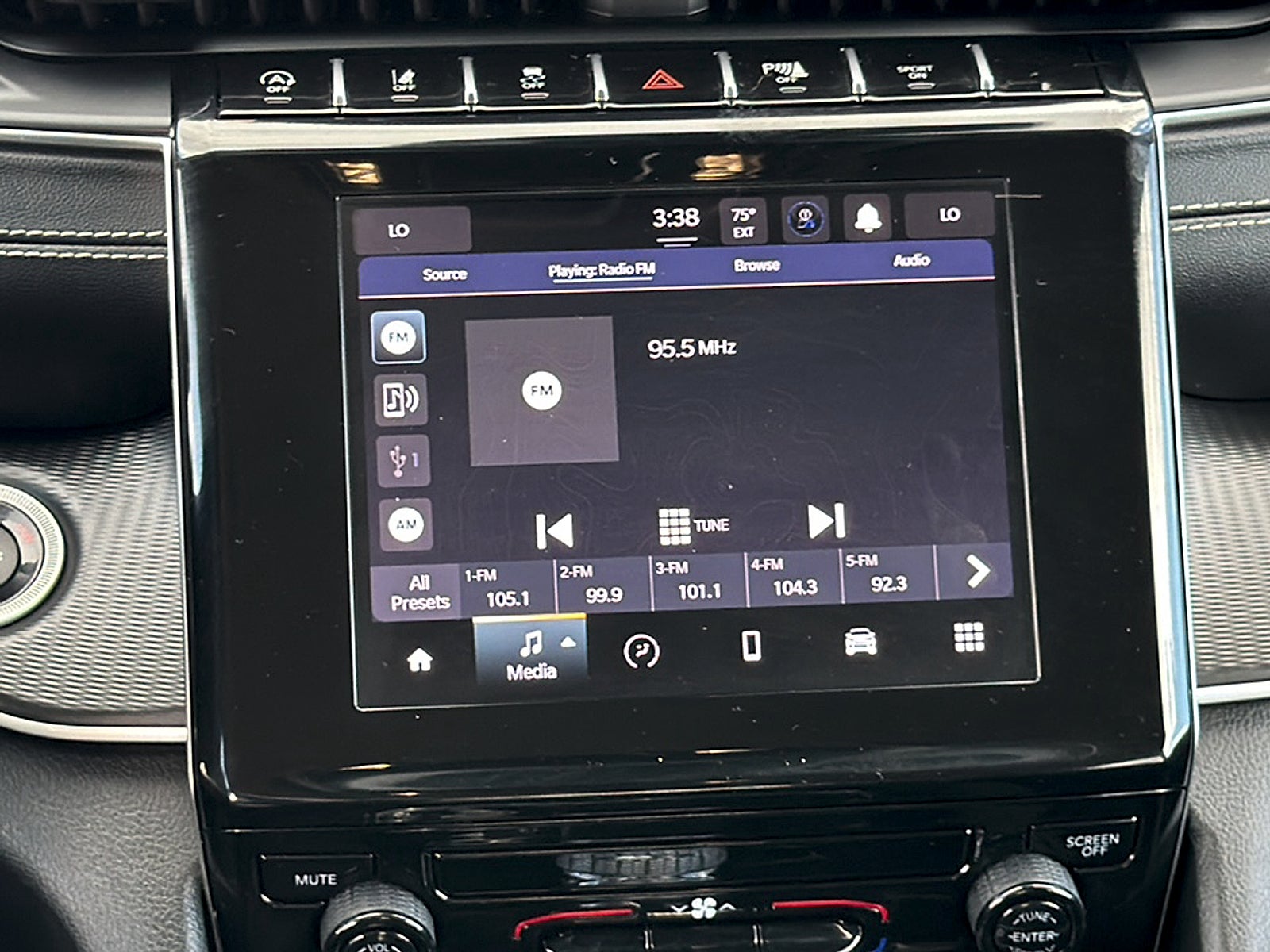 2023 Jeep Grand Cherokee L Base