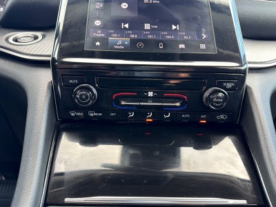 2023 Jeep Grand Cherokee L Base