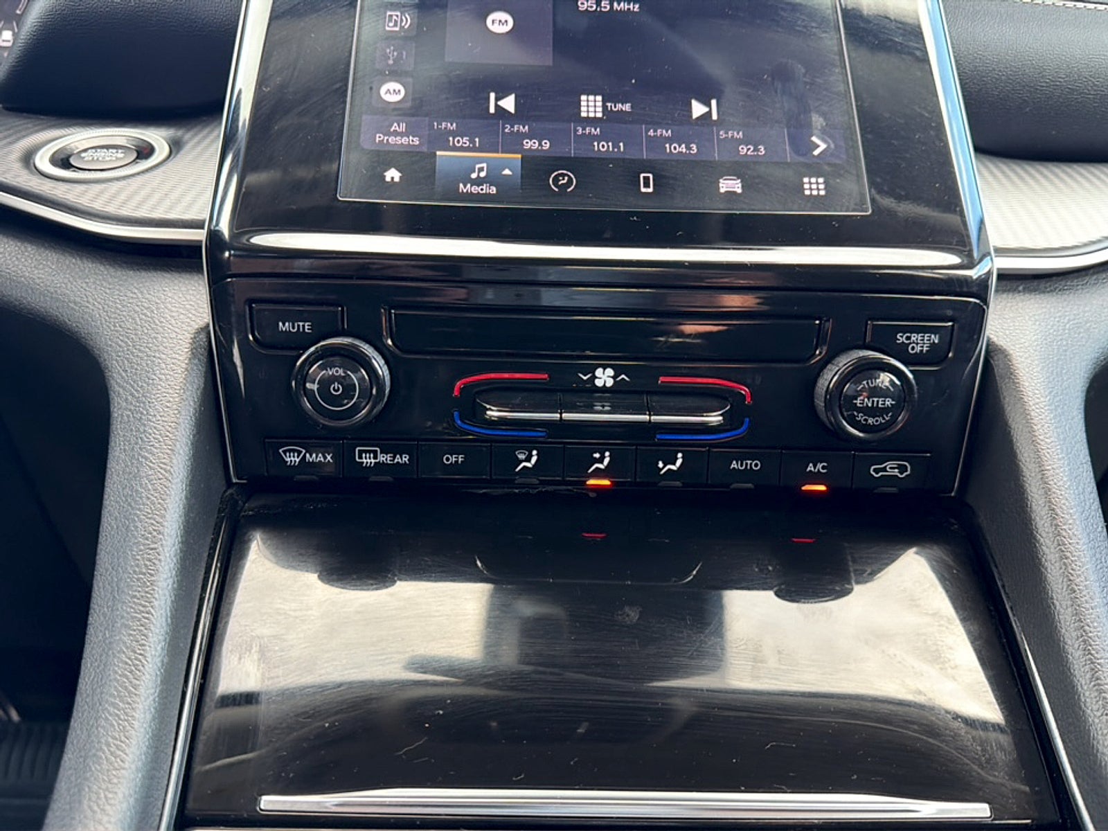 2023 Jeep Grand Cherokee L Base