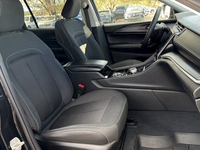 2023 Jeep Grand Cherokee L Base
