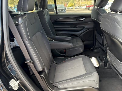 2023 Jeep Grand Cherokee L Base
