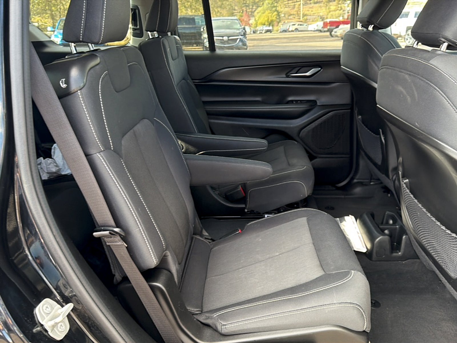 2023 Jeep Grand Cherokee L Base