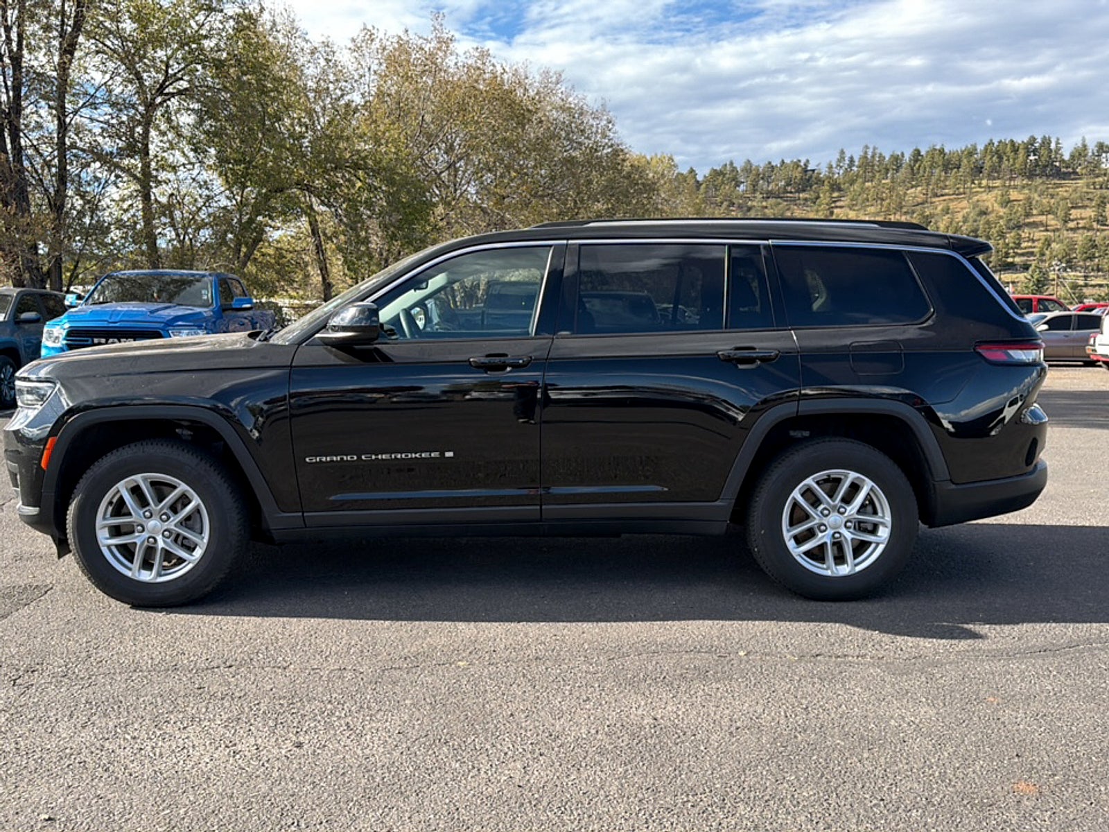 2023 Jeep Grand Cherokee L Base
