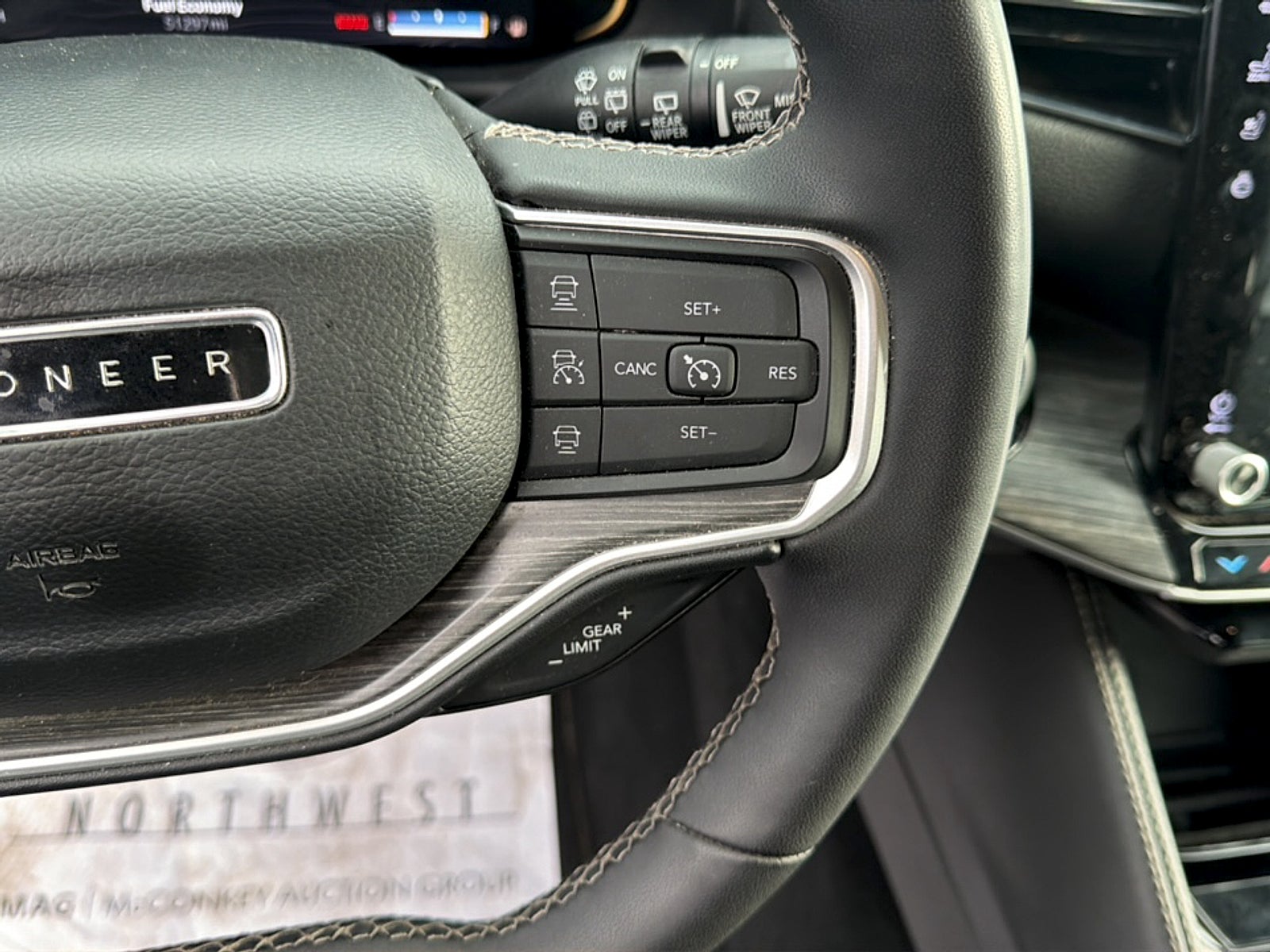 2023 Jeep Wagoneer L Base