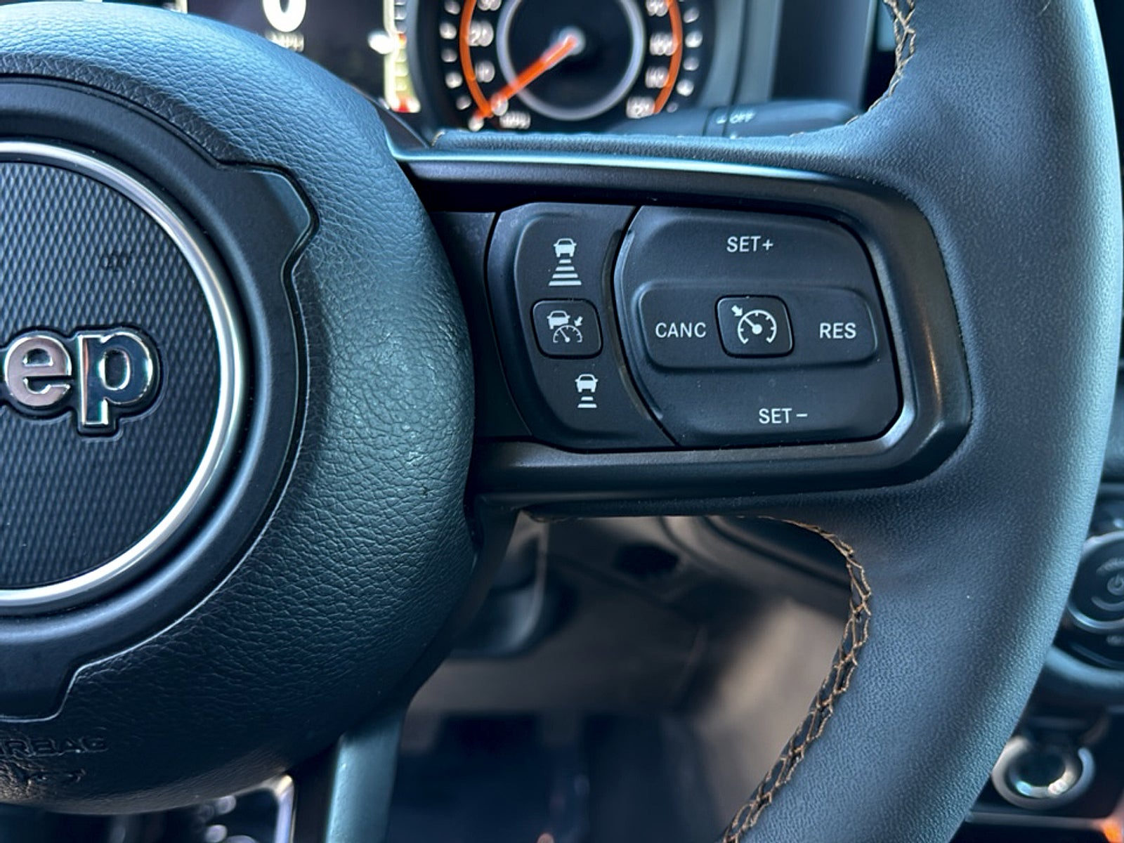2024 Jeep Gladiator Base