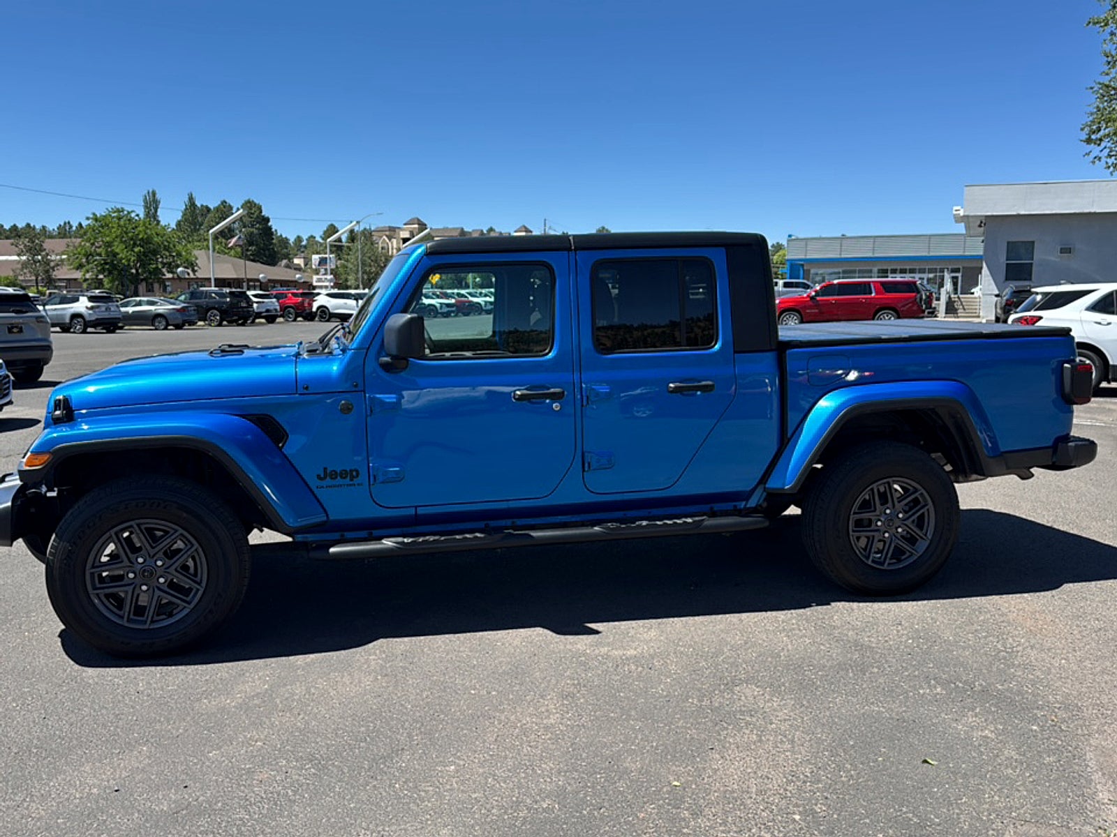 2024 Jeep Gladiator Base