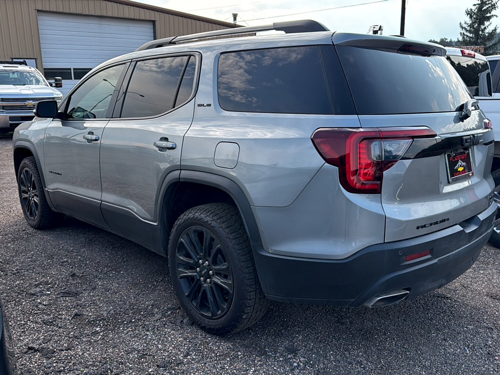 2023 GMC Acadia SLE