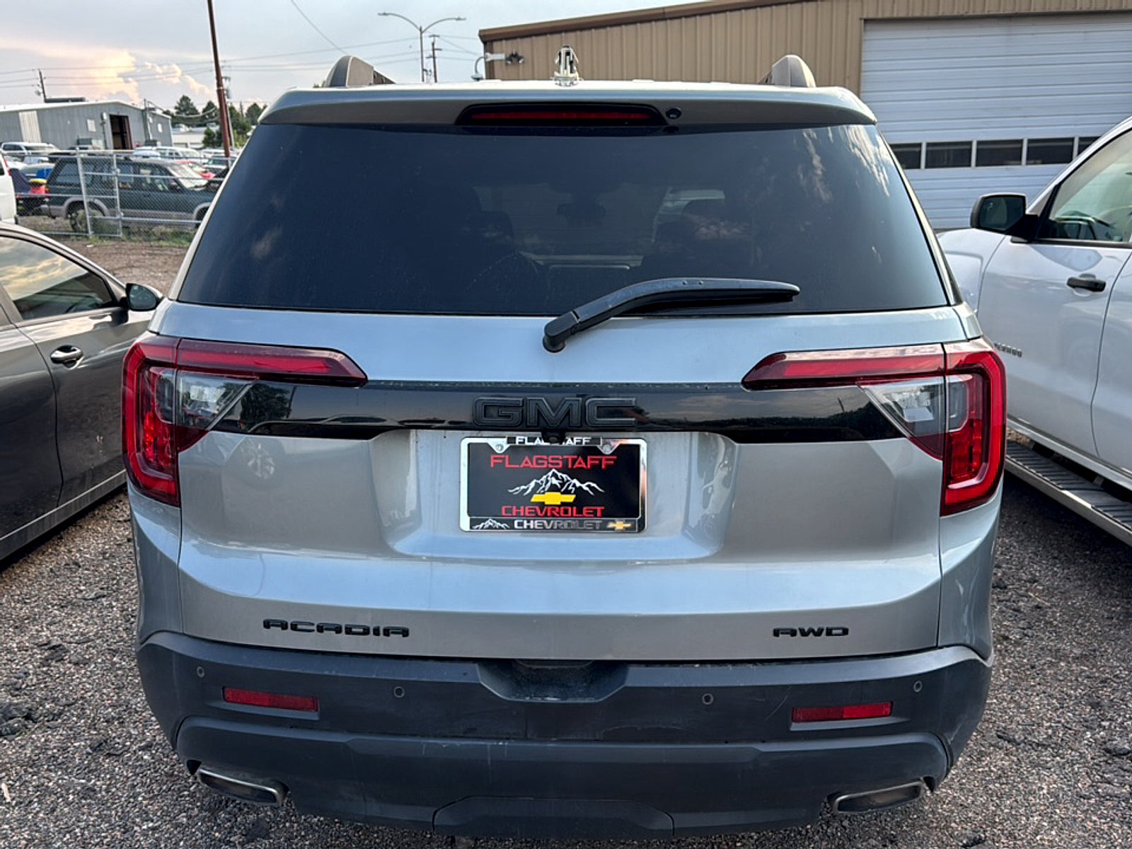 2023 GMC Acadia SLE