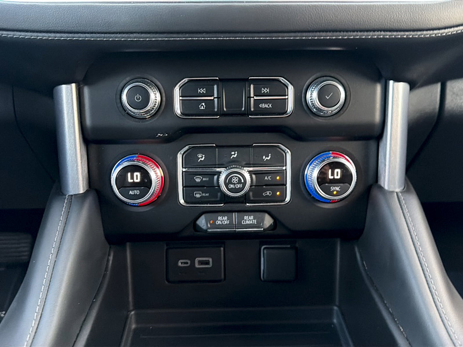 2024 GMC Yukon XL Base