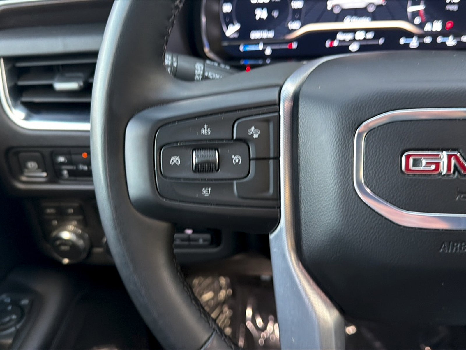 2024 GMC Yukon XL Base