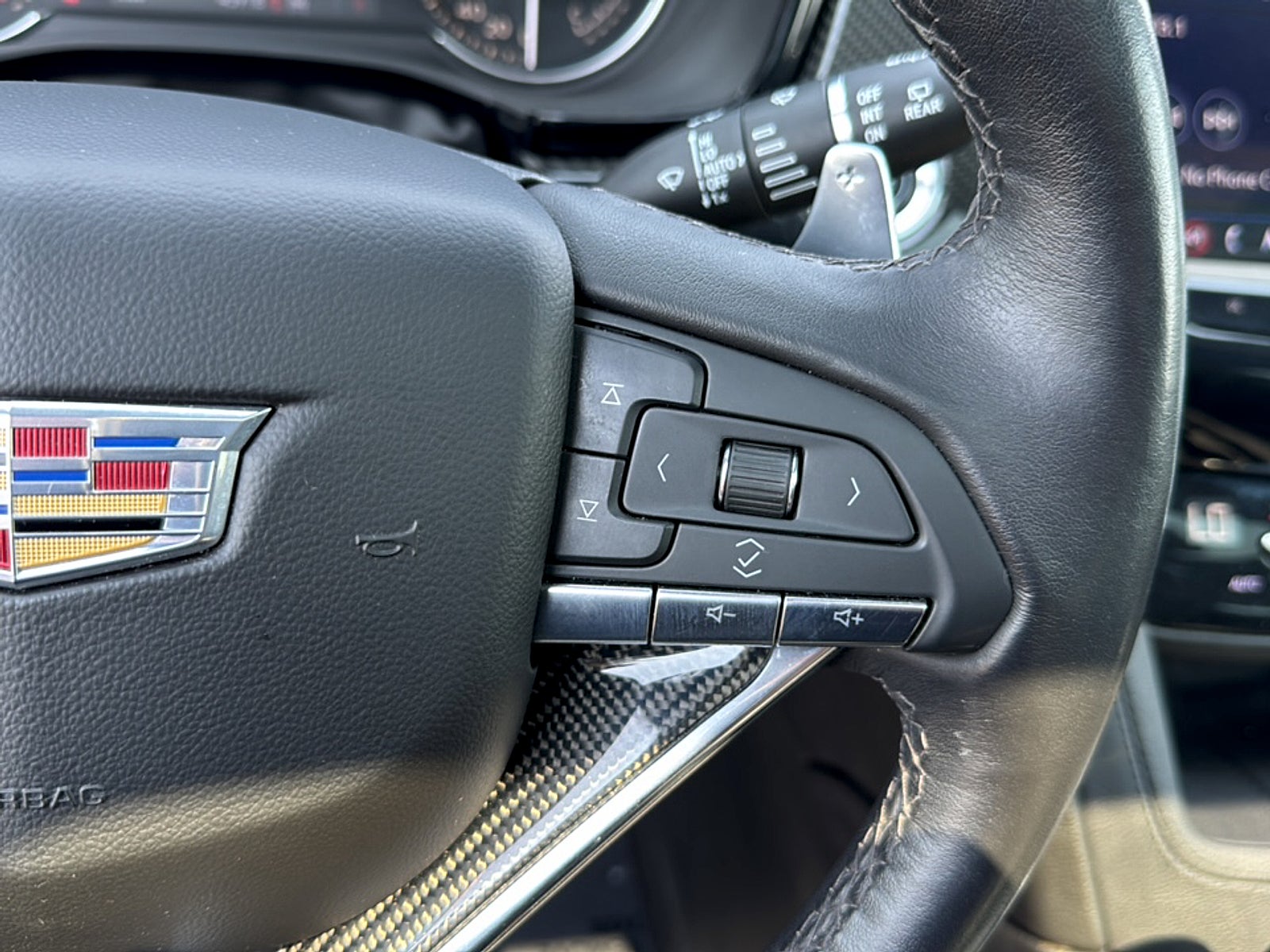 2023 Cadillac XT6 Base