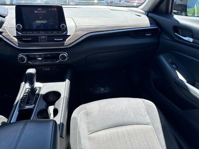 2025 Nissan Altima SV - Photo 17