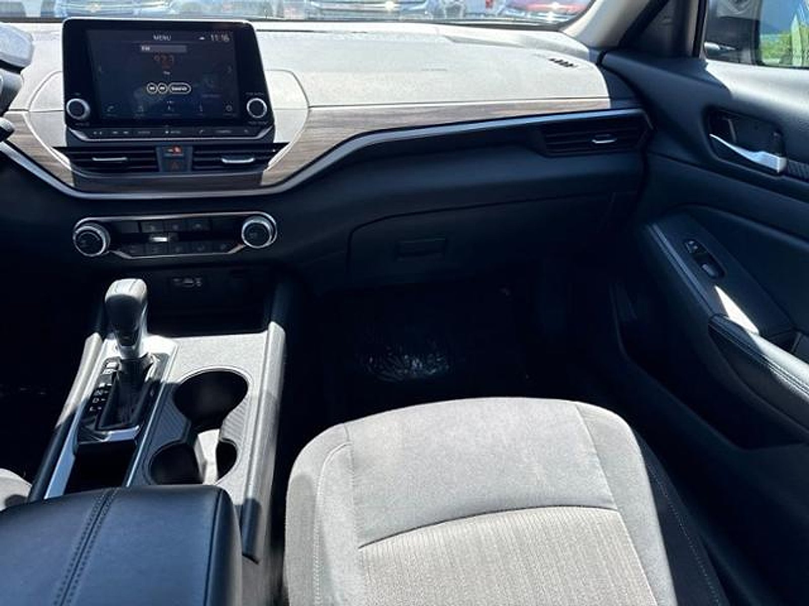 2025 Nissan Altima SV FWD