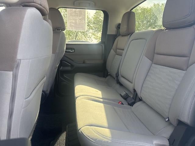 2022 Nissan Frontier Crew Cab SV 4x2