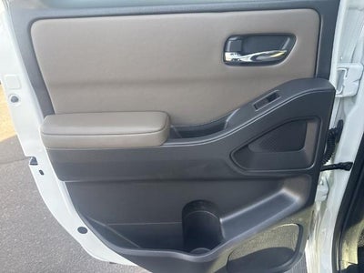 2022 Nissan Frontier Crew Cab SV 4x2