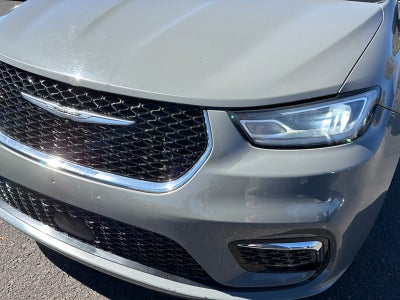 2023 Chrysler Pacifica Base