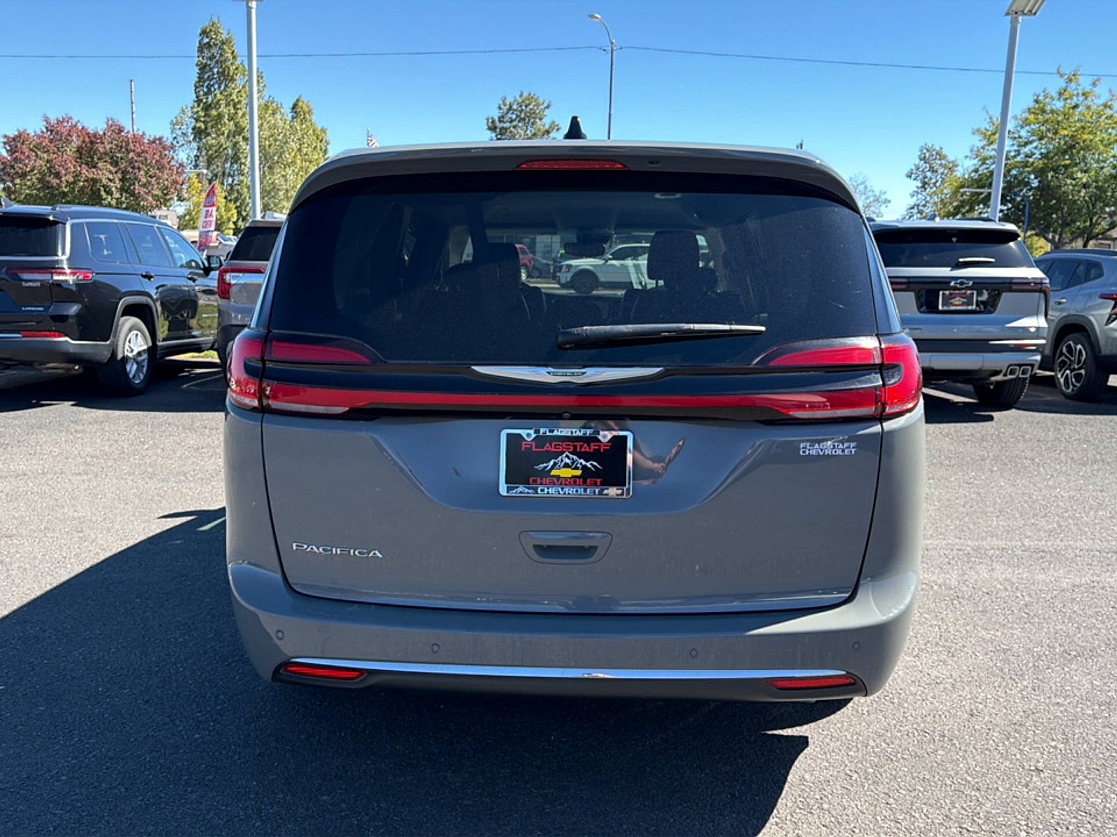 2023 Chrysler Pacifica Base
