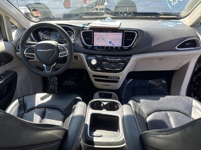 2023 Chrysler Pacifica Hybrid Touring L