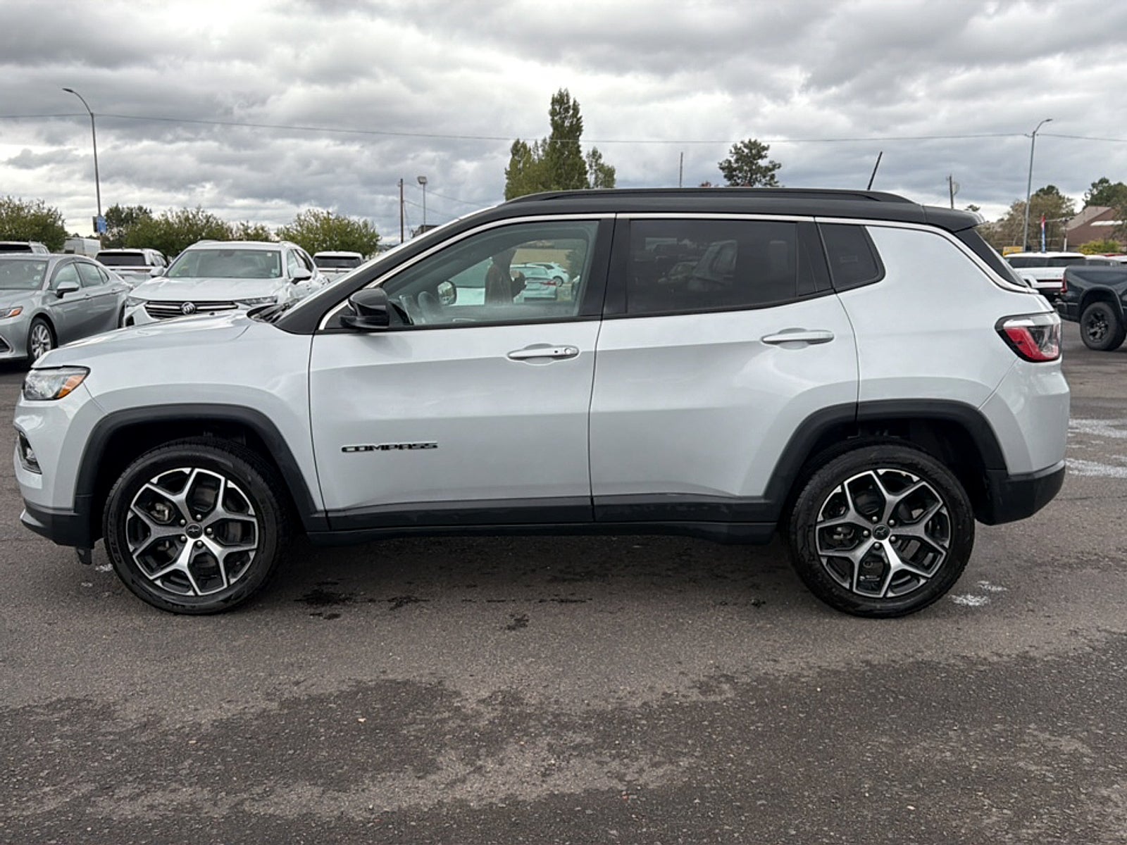 2025 Jeep Compass Base