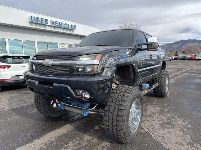2002 Chevrolet Avalanche Base