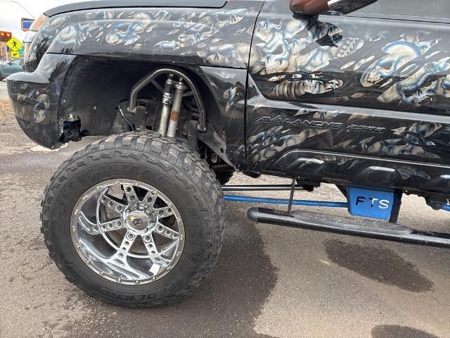 2002 Chevrolet Avalanche Base