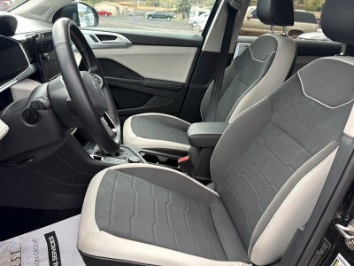 2025 Volkswagen Taos Base