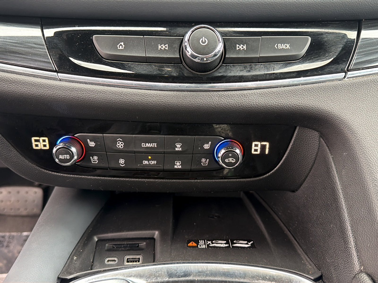 2024 Buick Enclave Premium - Photo 16