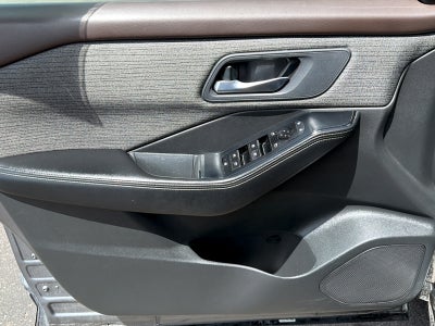 2023 Nissan Rogue Base