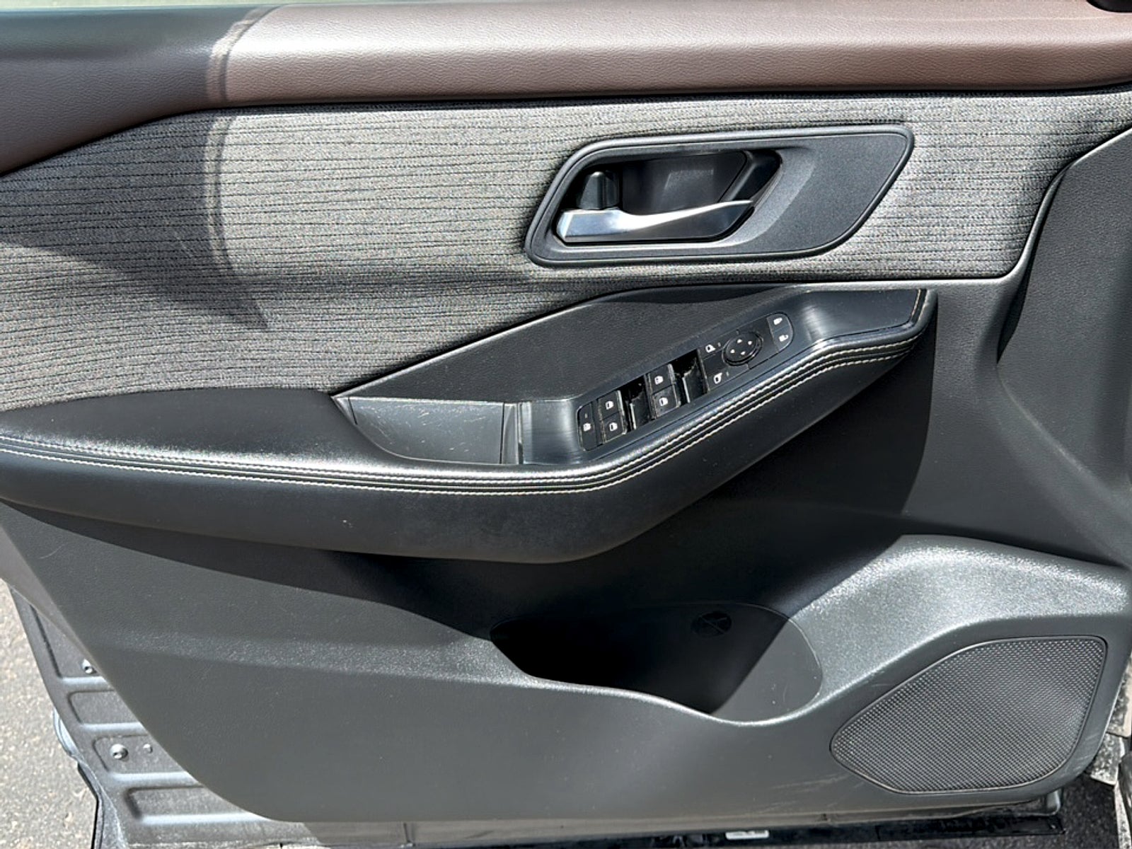 2023 Nissan Rogue Base