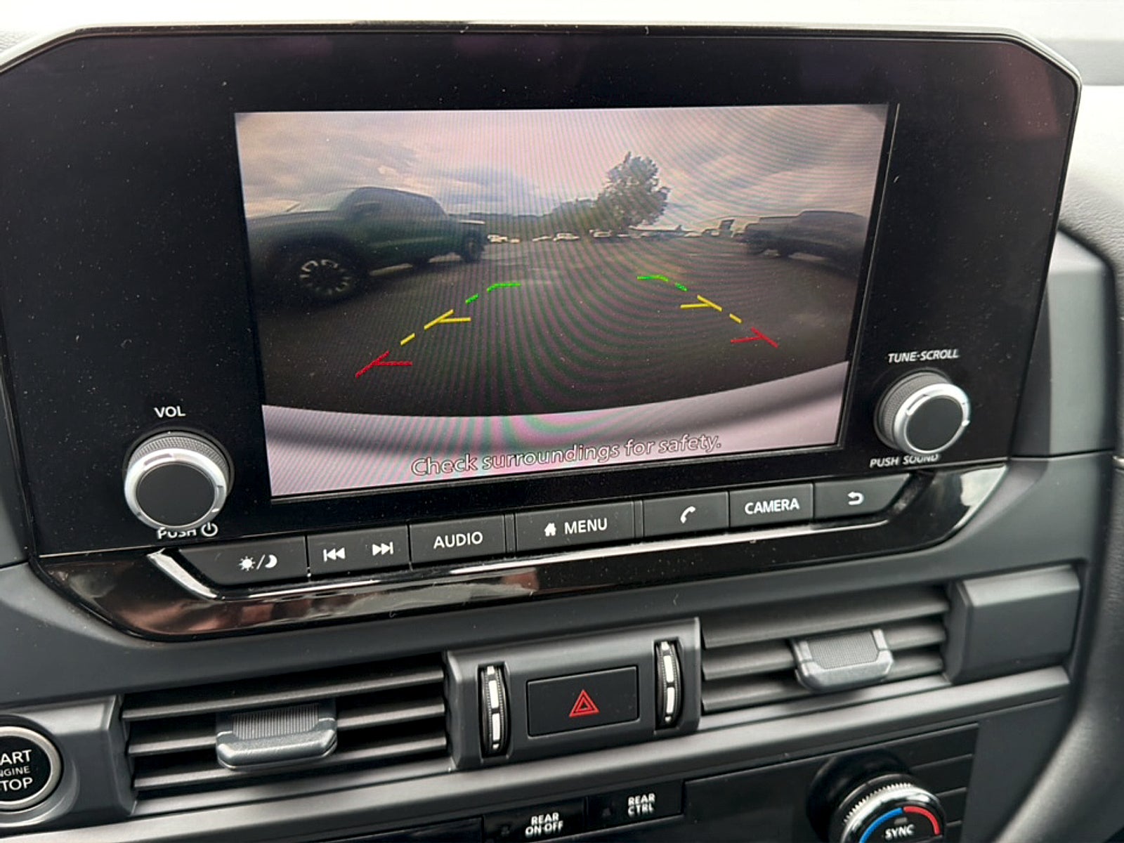 2024 Nissan Pathfinder Base