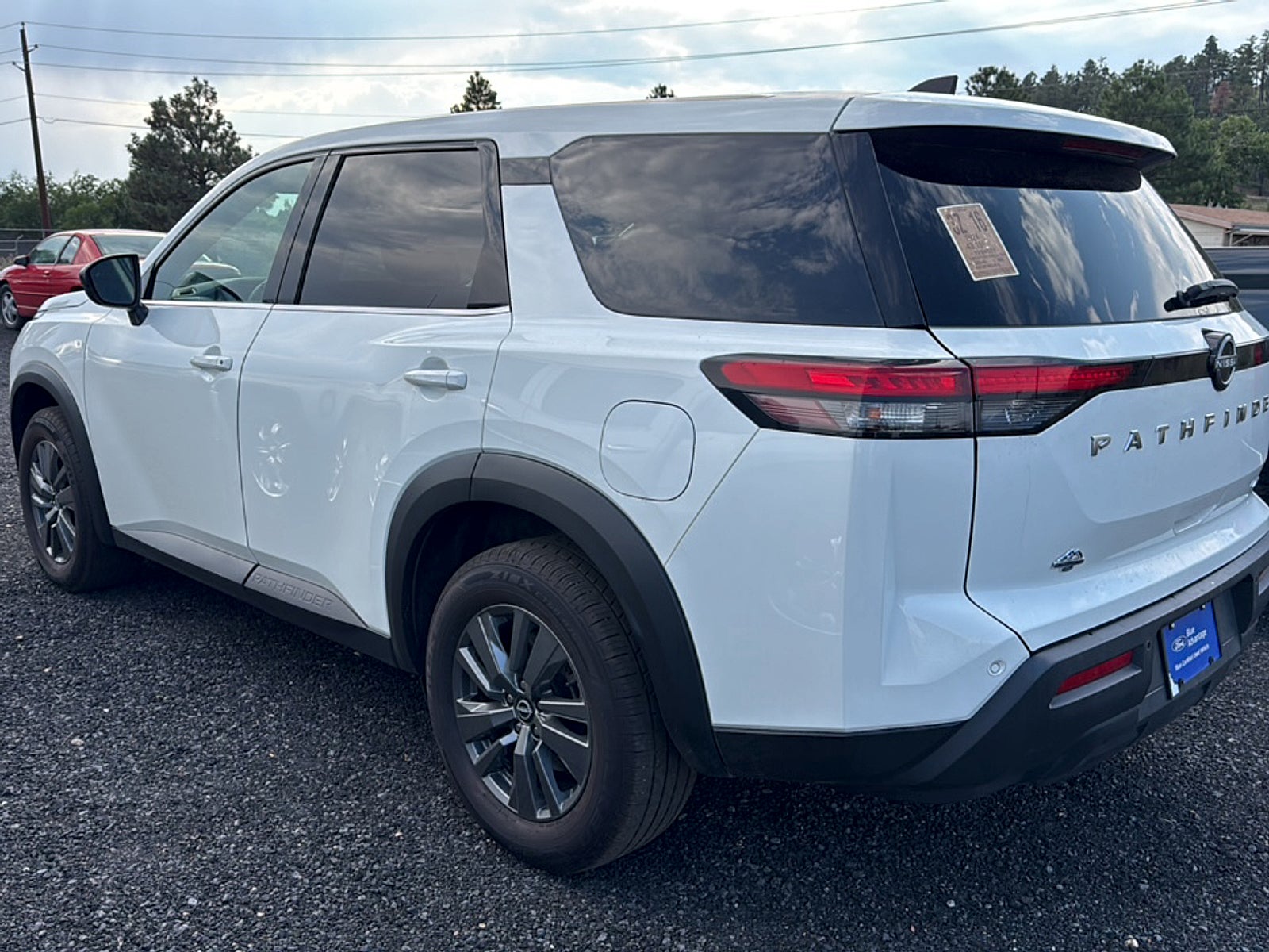 2024 Nissan Pathfinder Base