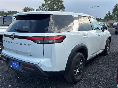 2024 Nissan Pathfinder Base