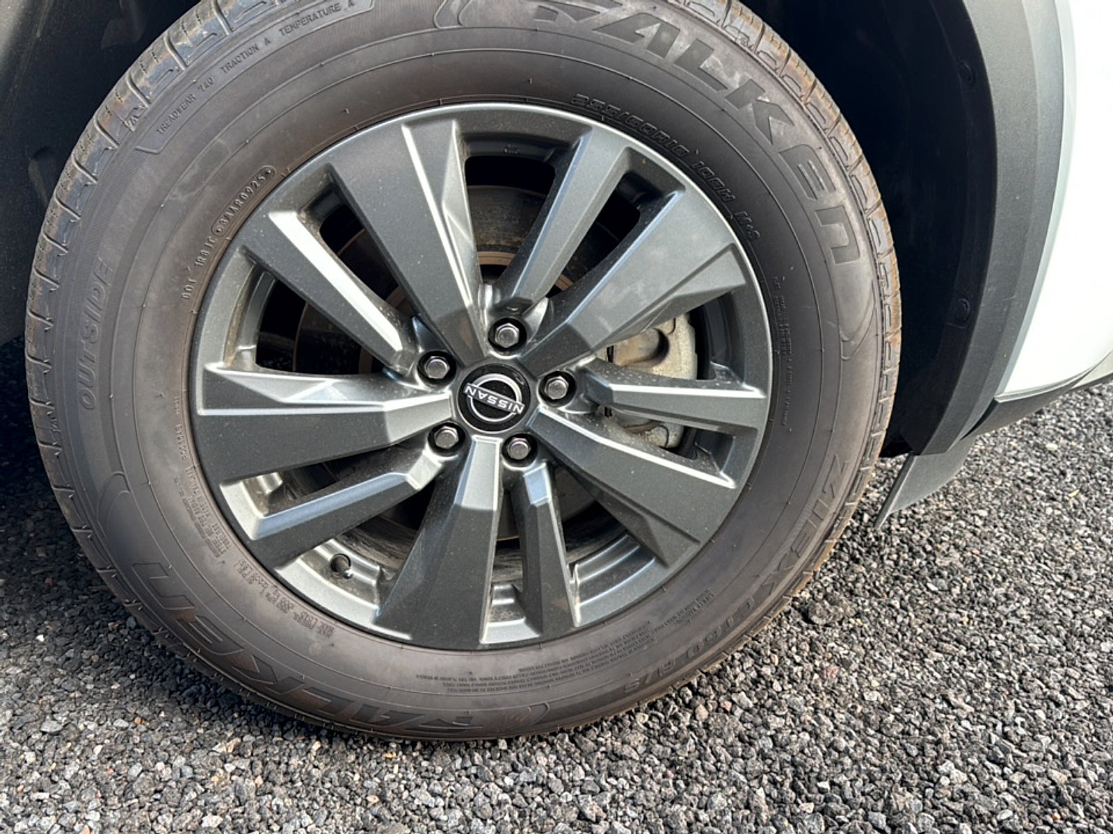 2024 Nissan Pathfinder Base