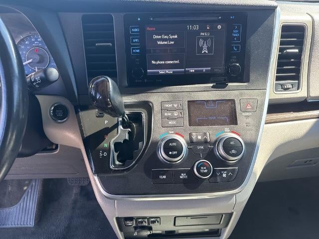 2017 Toyota Sienna XLE Premium 8 Passenger