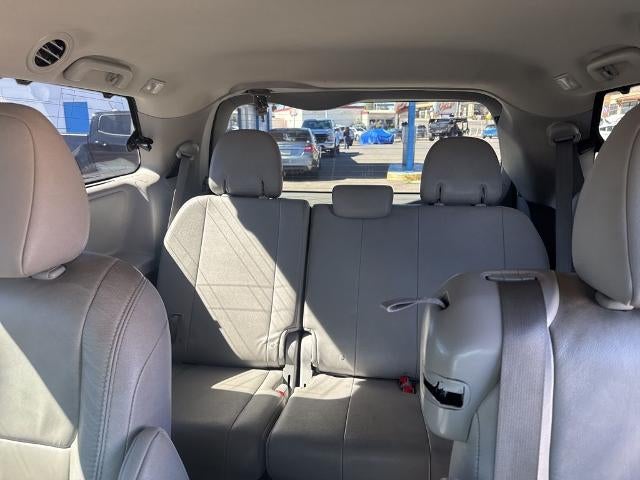 2017 Toyota Sienna XLE Premium 8 Passenger