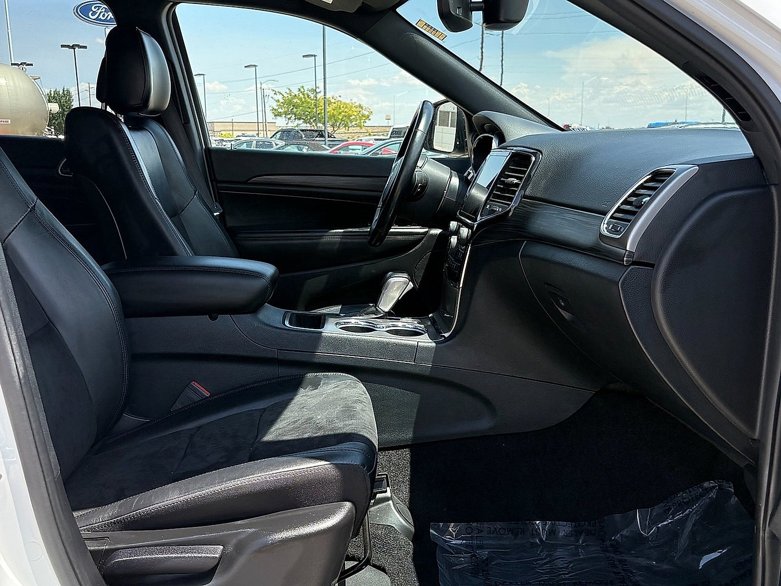2022 Jeep Grand Cherokee Laredo 4x4