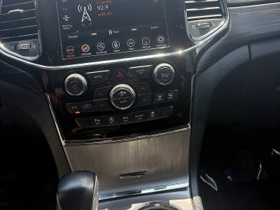 2022 Jeep Grand Cherokee Laredo 4x4