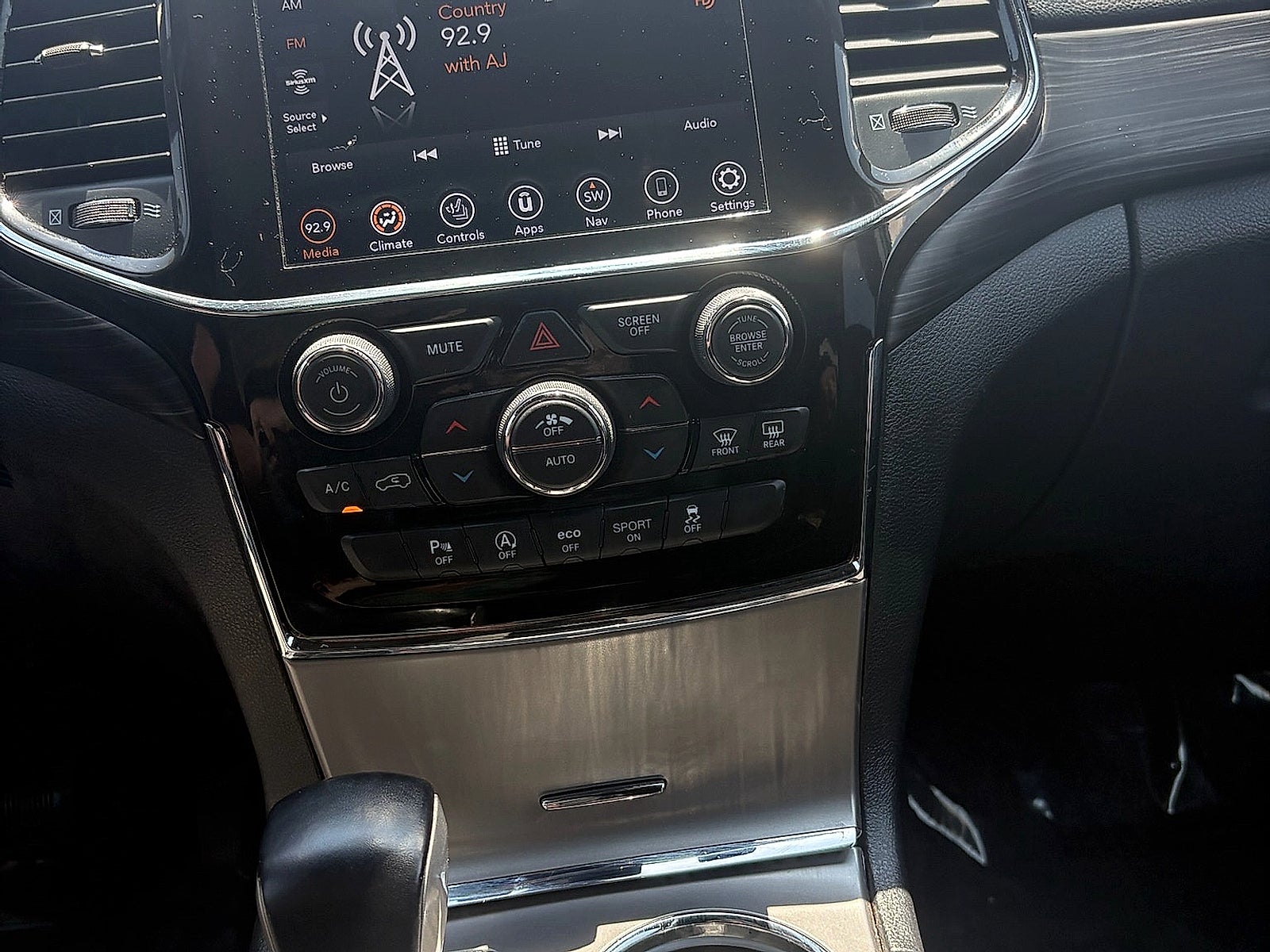 2022 Jeep Grand Cherokee Laredo 4x4