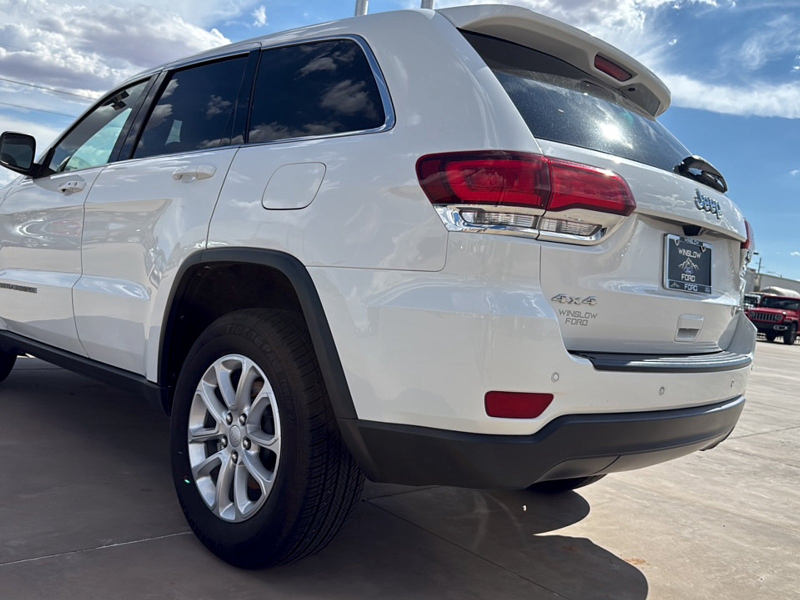 2022 Jeep Grand Cherokee Laredo 4x4