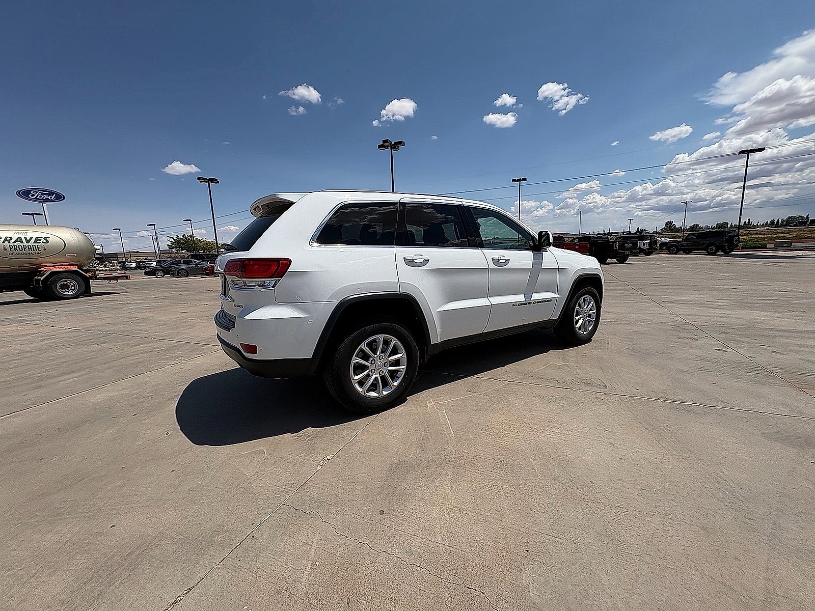 2022 Jeep Grand Cherokee Laredo 4x4