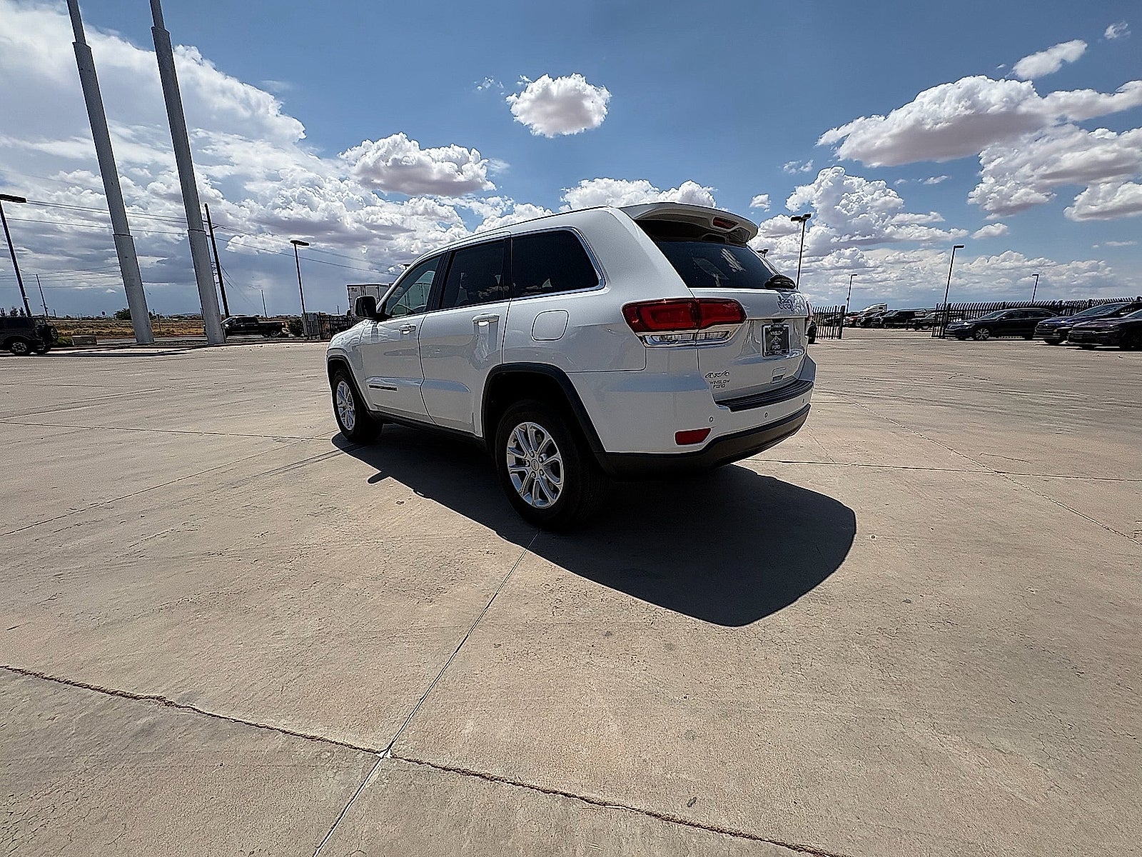 2022 Jeep Grand Cherokee Laredo 4x4
